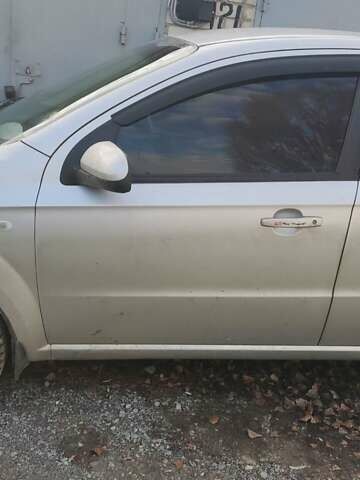 Сірий Шевроле Авео, об'ємом двигуна 1.6 л та пробігом 198 тис. км за 3500 $, фото 1 на Automoto.ua