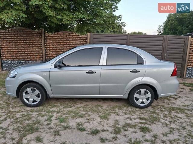 Серый Шевроле Авео, объемом двигателя 1.5 л и пробегом 23 тыс. км за 5400 $, фото 1 на Automoto.ua