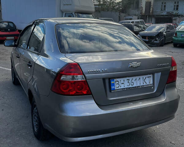 Серый Шевроле Авео, объемом двигателя 1.5 л и пробегом 185 тыс. км за 2999 $, фото 7 на Automoto.ua