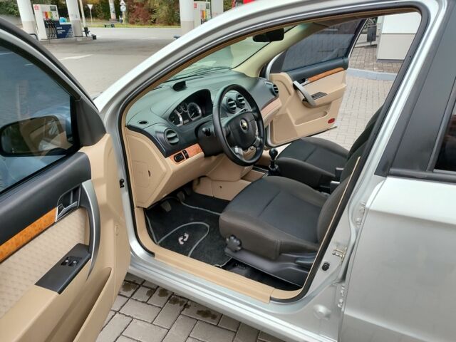 Серый Шевроле Авео, объемом двигателя 1.6 л и пробегом 90 тыс. км за 4800 $, фото 7 на Automoto.ua