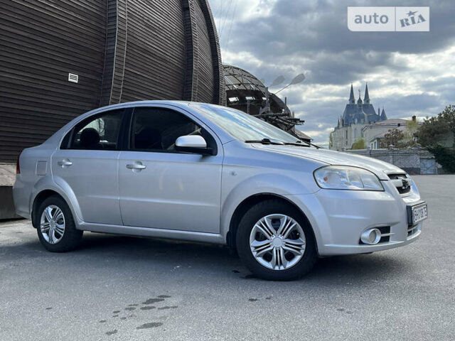 Сірий Шевроле Авео, об'ємом двигуна 1.6 л та пробігом 145 тис. км за 4950 $, фото 5 на Automoto.ua