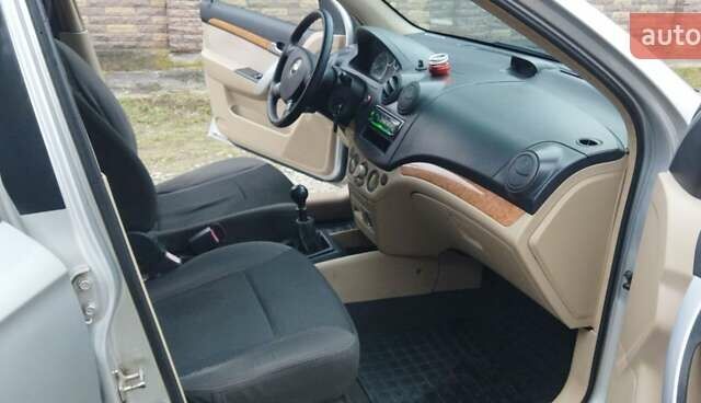 Серый Шевроле Авео, объемом двигателя 1.6 л и пробегом 227 тыс. км за 2999 $, фото 31 на Automoto.ua