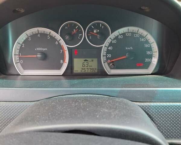 Серый Шевроле Авео, объемом двигателя 1.5 л и пробегом 250 тыс. км за 3000 $, фото 2 на Automoto.ua