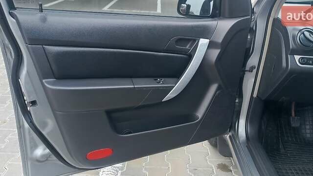 Серый Шевроле Авео, объемом двигателя 1.5 л и пробегом 244 тыс. км за 4500 $, фото 14 на Automoto.ua