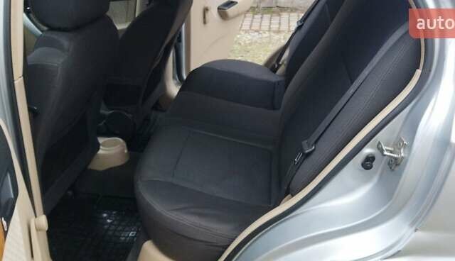 Серый Шевроле Авео, объемом двигателя 1.6 л и пробегом 227 тыс. км за 2999 $, фото 24 на Automoto.ua