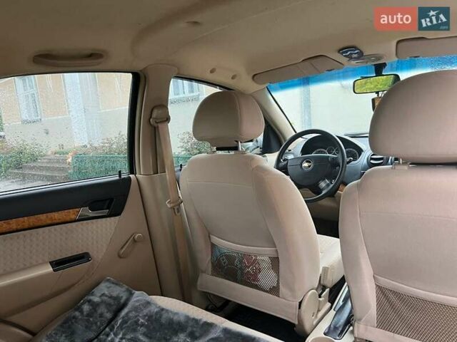 Серый Шевроле Авео, объемом двигателя 1.6 л и пробегом 110 тыс. км за 4500 $, фото 4 на Automoto.ua