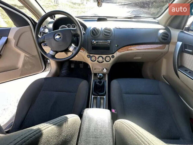 Серый Шевроле Авео, объемом двигателя 1.6 л и пробегом 141 тыс. км за 5000 $, фото 4 на Automoto.ua