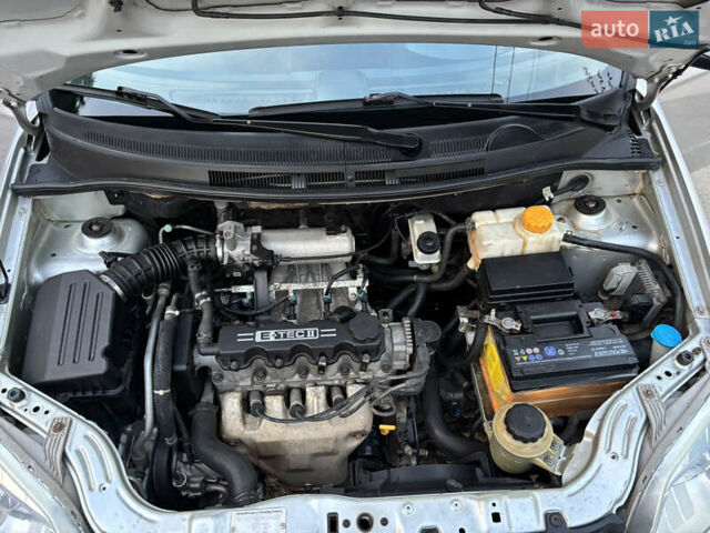 Серый Шевроле Авео, объемом двигателя 1.5 л и пробегом 165 тыс. км за 4900 $, фото 9 на Automoto.ua