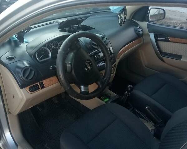 Серый Шевроле Авео, объемом двигателя 1.6 л и пробегом 240 тыс. км за 3300 $, фото 4 на Automoto.ua