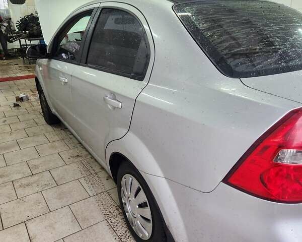 Серый Шевроле Авео, объемом двигателя 0 л и пробегом 280 тыс. км за 3900 $, фото 2 на Automoto.ua