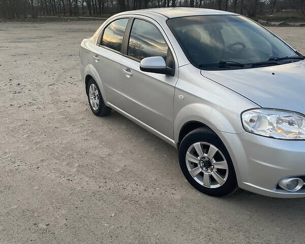 Сірий Шевроле Авео, об'ємом двигуна 1.6 л та пробігом 214 тис. км за 4600 $, фото 4 на Automoto.ua