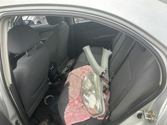 Серый Шевроле Авео, объемом двигателя 1.4 л и пробегом 175 тыс. км за 1499 $, фото 5 на Automoto.ua