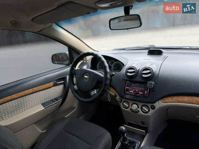 Серый Шевроле Авео, объемом двигателя 1.6 л и пробегом 240 тыс. км за 3200 $, фото 12 на Automoto.ua