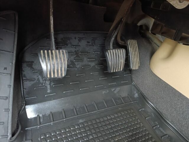 Серый Шевроле Авео, объемом двигателя 1.6 л и пробегом 167 тыс. км за 4300 $, фото 23 на Automoto.ua