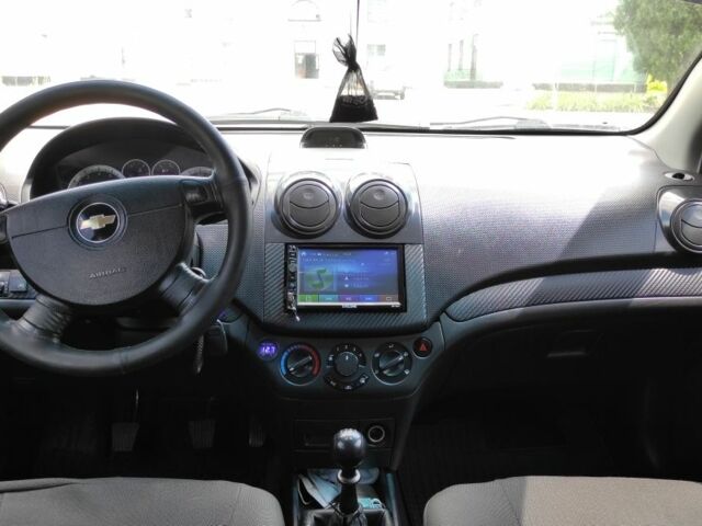 Серый Шевроле Авео, объемом двигателя 1.5 л и пробегом 200 тыс. км за 3500 $, фото 7 на Automoto.ua