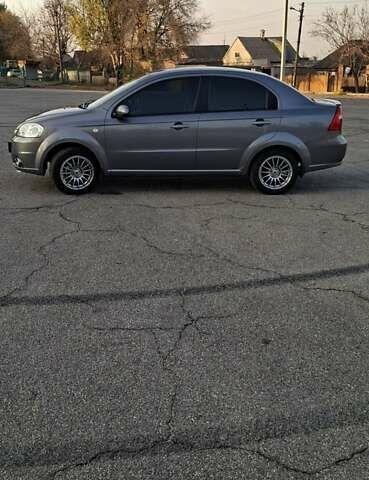 Серый Шевроле Авео, объемом двигателя 1.4 л и пробегом 183 тыс. км за 5200 $, фото 3 на Automoto.ua