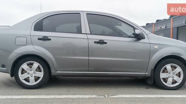 Серый Шевроле Авео, объемом двигателя 1.5 л и пробегом 244 тыс. км за 4500 $, фото 4 на Automoto.ua