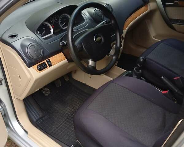 Серый Шевроле Авео, объемом двигателя 1.6 л и пробегом 96 тыс. км за 5100 $, фото 2 на Automoto.ua