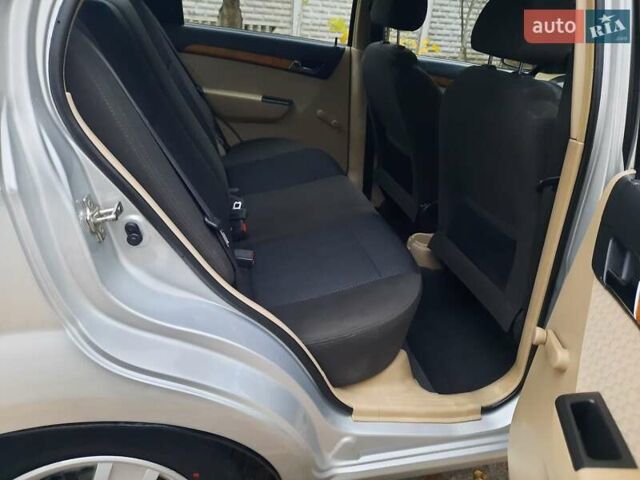 Серый Шевроле Авео, объемом двигателя 1.6 л и пробегом 86 тыс. км за 5000 $, фото 18 на Automoto.ua