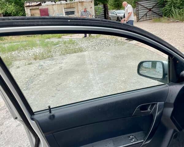 Серый Шевроле Авео, объемом двигателя 1.5 л и пробегом 216 тыс. км за 4500 $, фото 7 на Automoto.ua