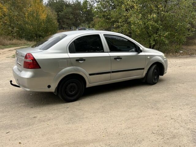 Серый Шевроле Авео, объемом двигателя 1.5 л и пробегом 380 тыс. км за 3100 $, фото 4 на Automoto.ua