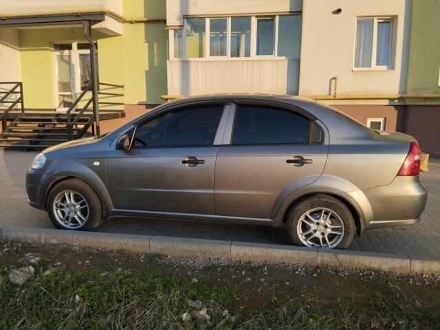 Сірий Шевроле Авео, об'ємом двигуна 1.5 л та пробігом 145 тис. км за 3600 $, фото 2 на Automoto.ua