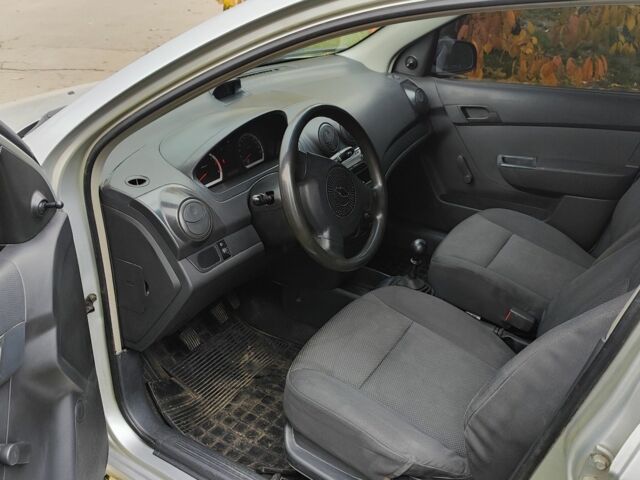 Сірий Шевроле Авео, об'ємом двигуна 1.5 л та пробігом 189 тис. км за 3400 $, фото 4 на Automoto.ua