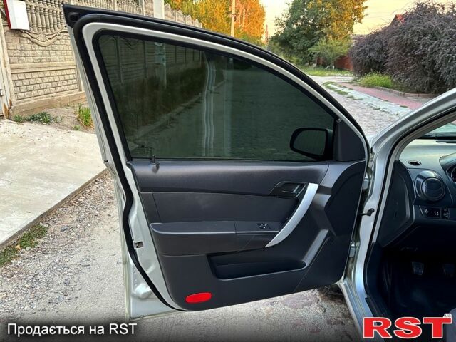 Серый Шевроле Авео, объемом двигателя 1.5 л и пробегом 165 тыс. км за 4900 $, фото 10 на Automoto.ua