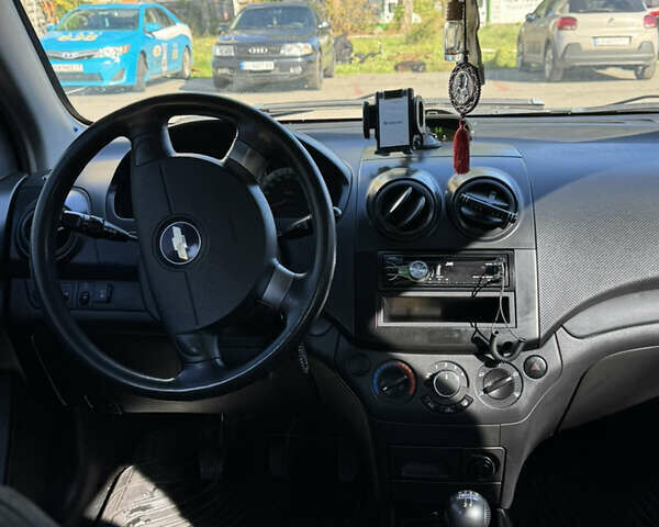 Серый Шевроле Авео, объемом двигателя 1.5 л и пробегом 153 тыс. км за 3900 $, фото 9 на Automoto.ua