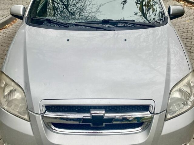 Сірий Шевроле Авео, об'ємом двигуна 1.6 л та пробігом 265 тис. км за 3200 $, фото 1 на Automoto.ua