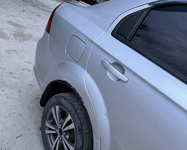 Серый Шевроле Авео, объемом двигателя 1.6 л и пробегом 350 тыс. км за 3600 $, фото 4 на Automoto.ua