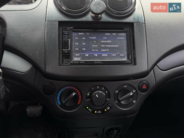 Серый Шевроле Авео, объемом двигателя 1.5 л и пробегом 145 тыс. км за 3799 $, фото 13 на Automoto.ua