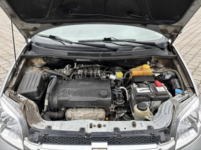 Серый Шевроле Авео, объемом двигателя 1.6 л и пробегом 176 тыс. км за 4600 $, фото 6 на Automoto.ua