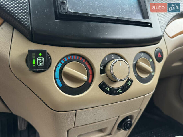 Серый Шевроле Авео, объемом двигателя 1.6 л и пробегом 175 тыс. км за 4350 $, фото 30 на Automoto.ua