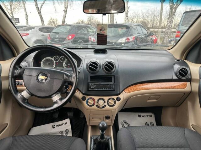 Серый Шевроле Авео, объемом двигателя 1.6 л и пробегом 308 тыс. км за 3700 $, фото 7 на Automoto.ua