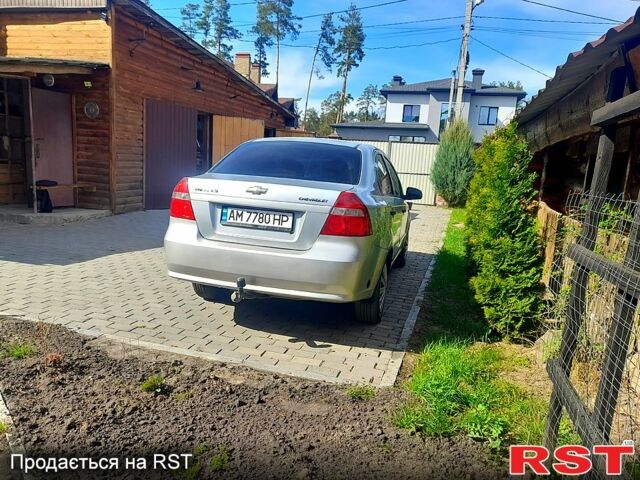 Серый Шевроле Авео, объемом двигателя 1.5 л и пробегом 240 тыс. км за 3850 $, фото 1 на Automoto.ua