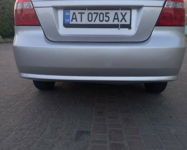 Серый Шевроле Авео, объемом двигателя 1.5 л и пробегом 218 тыс. км за 4500 $, фото 2 на Automoto.ua