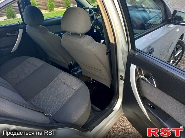 Серый Шевроле Авео, объемом двигателя 1.5 л и пробегом 270 тыс. км за 5000 $, фото 6 на Automoto.ua