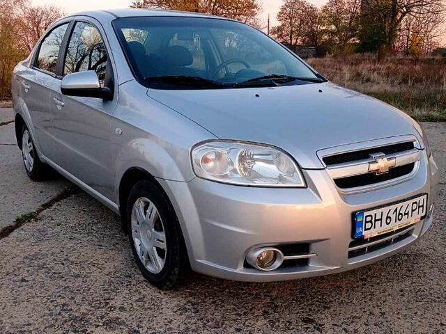 Серый Шевроле Авео, объемом двигателя 1.6 л и пробегом 143 тыс. км за 3750 $, фото 7 на Automoto.ua