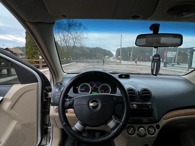 Серый Шевроле Авео, объемом двигателя 1.6 л и пробегом 213 тыс. км за 3700 $, фото 6 на Automoto.ua