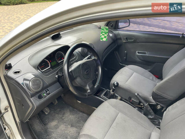 Серый Шевроле Авео, объемом двигателя 1.5 л и пробегом 280 тыс. км за 2750 $, фото 11 на Automoto.ua
