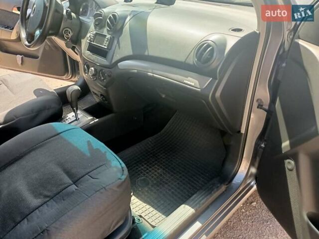 Сірий Шевроле Авео, об'ємом двигуна 1.5 л та пробігом 41 тис. км за 6000 $, фото 22 на Automoto.ua