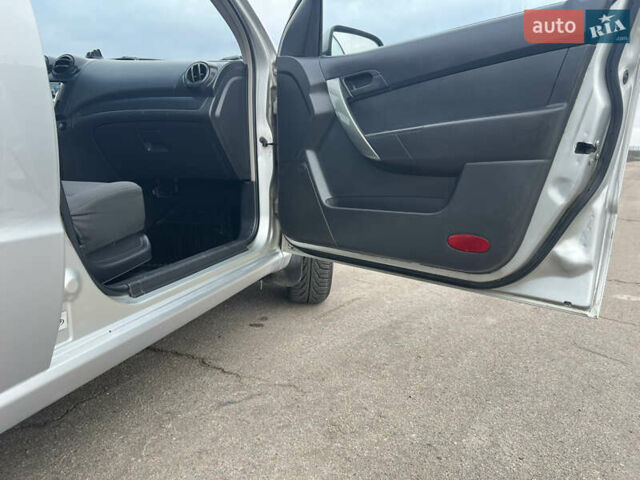 Серый Шевроле Авео, объемом двигателя 1.5 л и пробегом 115 тыс. км за 4999 $, фото 23 на Automoto.ua