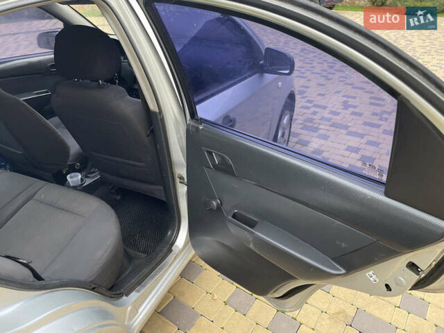Серый Шевроле Авео, объемом двигателя 1.5 л и пробегом 280 тыс. км за 2750 $, фото 15 на Automoto.ua
