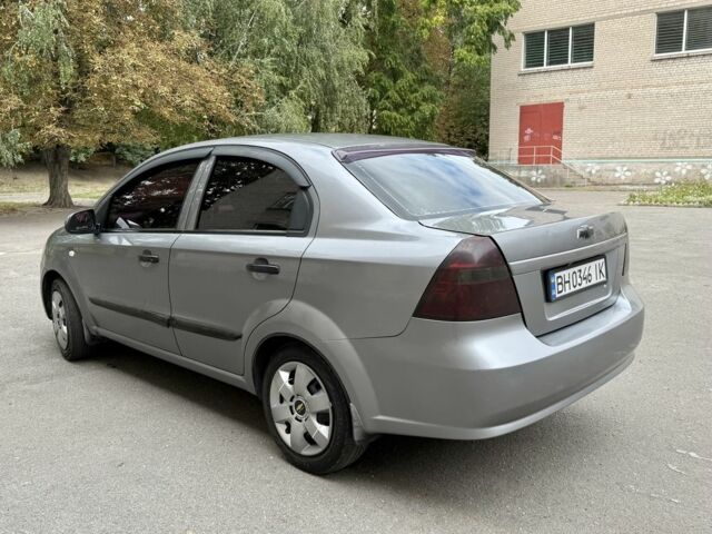 Серый Шевроле Авео, объемом двигателя 1.5 л и пробегом 277 тыс. км за 3899 $, фото 3 на Automoto.ua