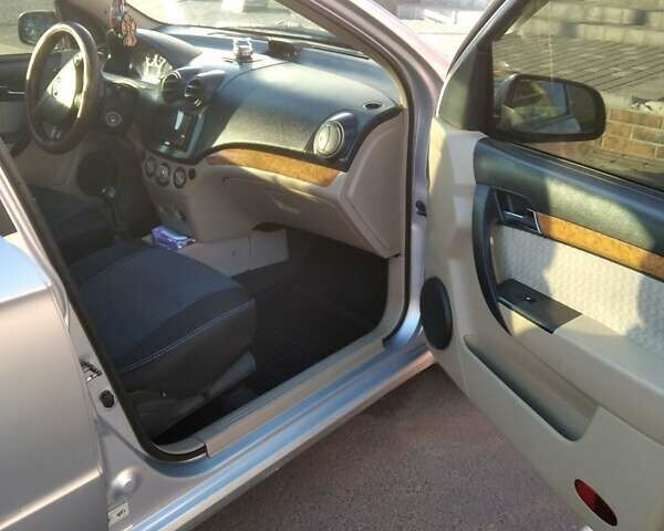 Серый Шевроле Авео, объемом двигателя 1.6 л и пробегом 225 тыс. км за 3700 $, фото 10 на Automoto.ua