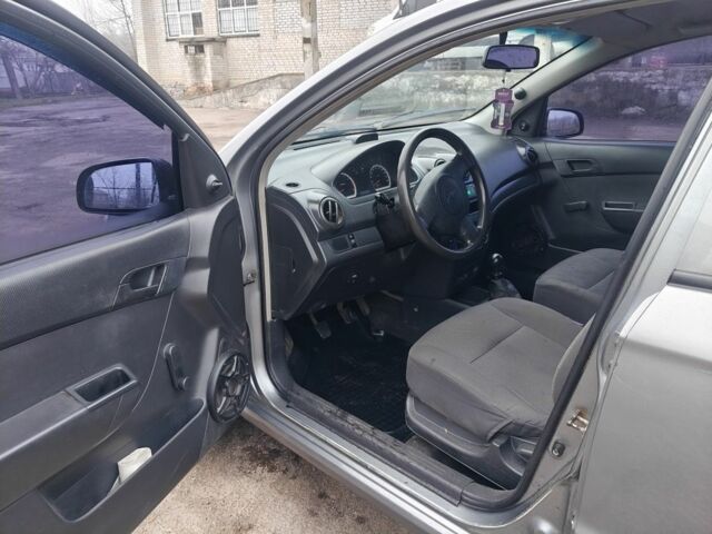 Серый Шевроле Авео, объемом двигателя 1.5 л и пробегом 377 тыс. км за 2500 $, фото 7 на Automoto.ua