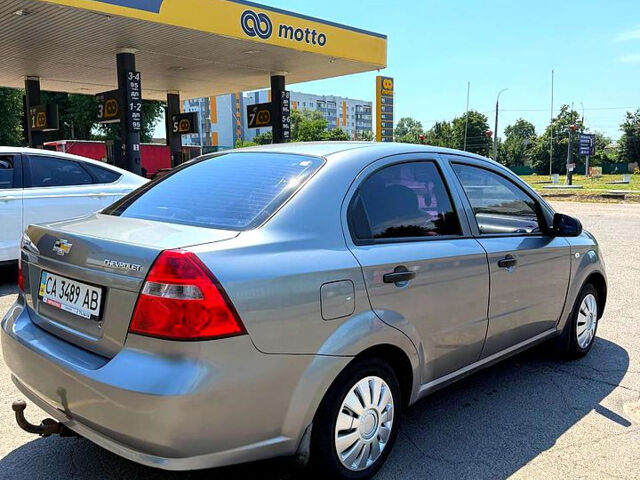 Серый Шевроле Авео, объемом двигателя 1.5 л и пробегом 330 тыс. км за 3000 $, фото 2 на Automoto.ua