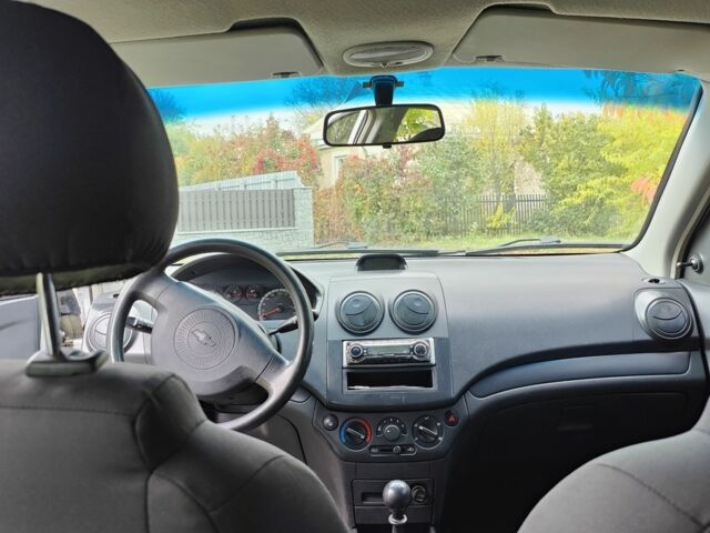 Сірий Шевроле Авео, об'ємом двигуна 1.5 л та пробігом 189 тис. км за 3400 $, фото 5 на Automoto.ua