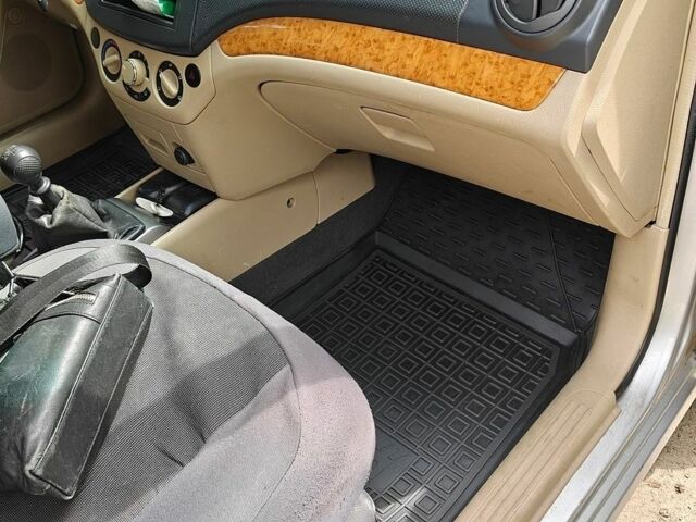 Серый Шевроле Авео, объемом двигателя 1.6 л и пробегом 110 тыс. км за 4100 $, фото 11 на Automoto.ua